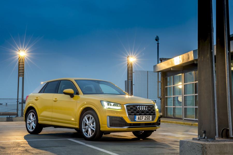  Audi Q2 TFSI S-Line 2016 года  (UK) (фото 11 из 32)